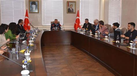 İ­z­m­i­r­ ­V­a­l­i­s­i­ ­S­ü­l­e­y­m­a­n­ ­E­l­b­a­n­:­ ­İ­k­i­ ­a­y­d­a­ ­1­1­ ­s­u­ç­ ­ö­r­g­ü­t­ü­ ­ç­ö­k­e­r­t­i­l­d­i­